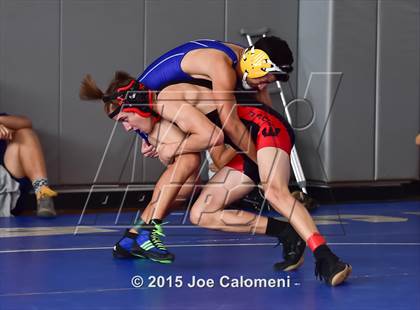 Thumbnail 2 in San Antonio Lee Invitational photogallery.