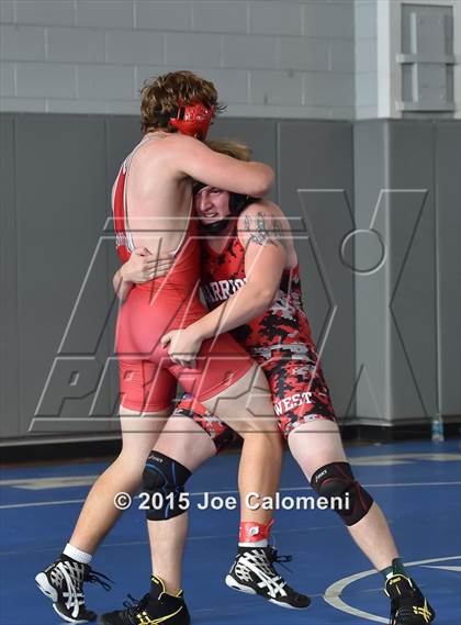 Thumbnail 2 in San Antonio Lee Invitational photogallery.