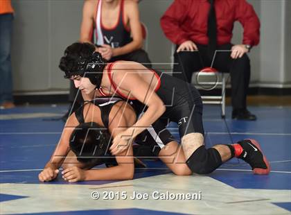 Thumbnail 3 in San Antonio Lee Invitational photogallery.