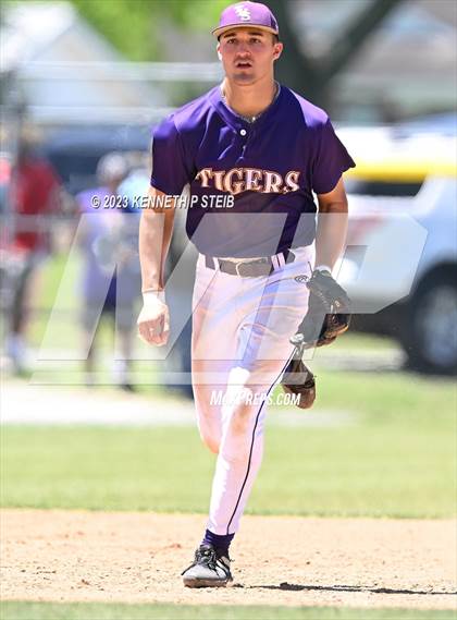 Thumbnail 2 in Thibodaux vs. South Terrebonne (LHSAA Division I Non-Select Bi-District) photogallery.