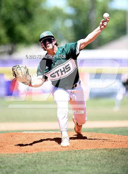 Thumbnail 1 in Thibodaux vs. South Terrebonne (LHSAA Division I Non-Select Bi-District) photogallery.
