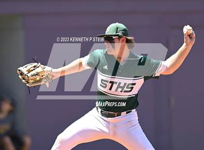 Thumbnail 2 in Thibodaux vs. South Terrebonne (LHSAA Division I Non-Select Bi-District) photogallery.
