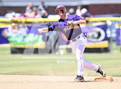 Thumbnail 3 in Thibodaux vs. South Terrebonne (LHSAA Division I Non-Select Bi-District) photogallery.