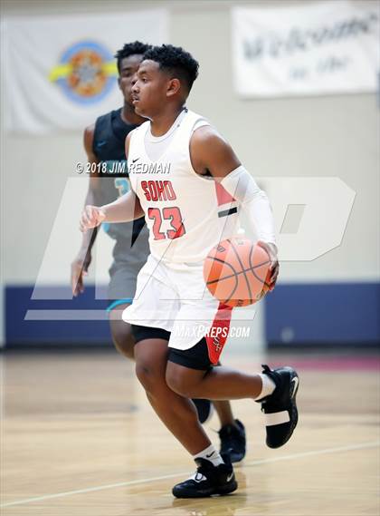 Thumbnail 3 in  Pasadena Memorial vs. South Houston (McDonald's Texas Invitational) photogallery.