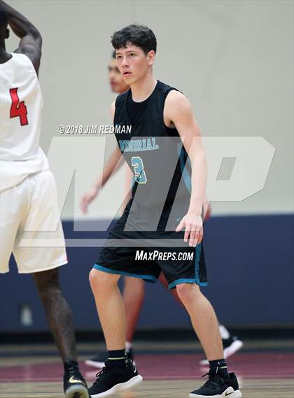 Thumbnail 3 in  Pasadena Memorial vs. South Houston (McDonald's Texas Invitational) photogallery.