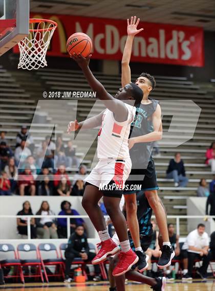 Thumbnail 2 in  Pasadena Memorial vs. South Houston (McDonald's Texas Invitational) photogallery.