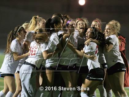 Thumbnail 3 in Rancho Bernardo vs. Torrey Pines (CIF SDS Open Division Final) photogallery.
