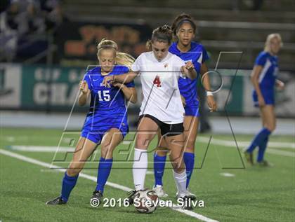 Thumbnail 2 in Rancho Bernardo vs. Torrey Pines (CIF SDS Open Division Final) photogallery.