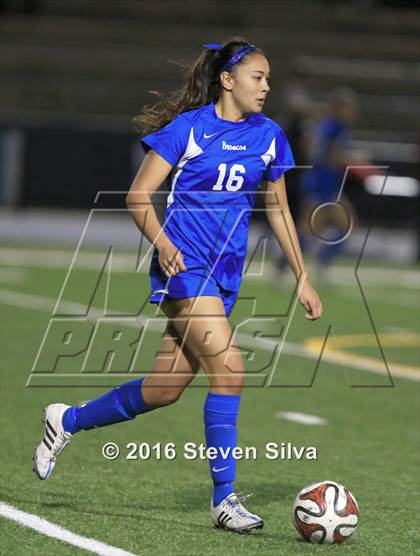 Thumbnail 3 in Rancho Bernardo vs. Torrey Pines (CIF SDS Open Division Final) photogallery.