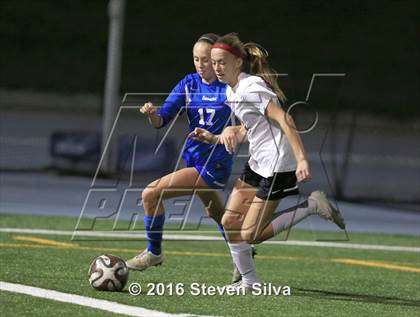 Thumbnail 2 in Rancho Bernardo vs. Torrey Pines (CIF SDS Open Division Final) photogallery.
