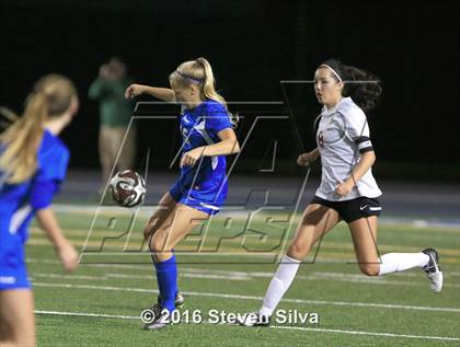 Thumbnail 3 in Rancho Bernardo vs. Torrey Pines (CIF SDS Open Division Final) photogallery.