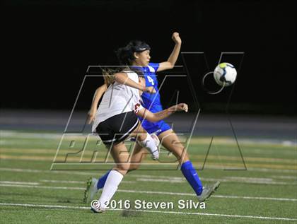 Thumbnail 1 in Rancho Bernardo vs. Torrey Pines (CIF SDS Open Division Final) photogallery.