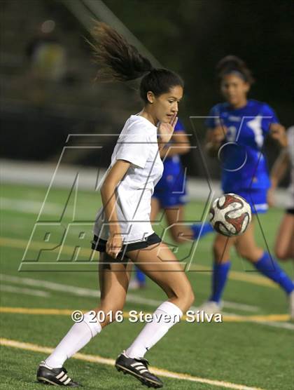 Thumbnail 3 in Rancho Bernardo vs. Torrey Pines (CIF SDS Open Division Final) photogallery.