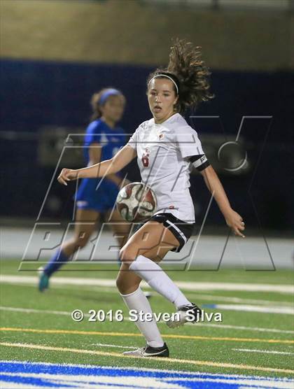 Thumbnail 1 in Rancho Bernardo vs. Torrey Pines (CIF SDS Open Division Final) photogallery.