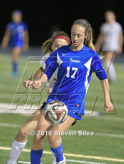 Thumbnail 2 in Rancho Bernardo vs. Torrey Pines (CIF SDS Open Division Final) photogallery.