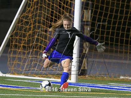 Thumbnail 2 in Rancho Bernardo vs. Torrey Pines (CIF SDS Open Division Final) photogallery.