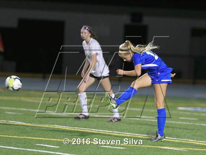 Thumbnail 1 in Rancho Bernardo vs. Torrey Pines (CIF SDS Open Division Final) photogallery.