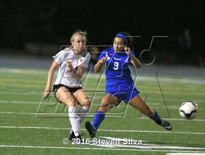 Thumbnail 2 in Rancho Bernardo vs. Torrey Pines (CIF SDS Open Division Final) photogallery.
