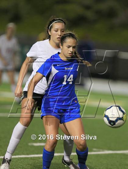 Thumbnail 3 in Rancho Bernardo vs. Torrey Pines (CIF SDS Open Division Final) photogallery.