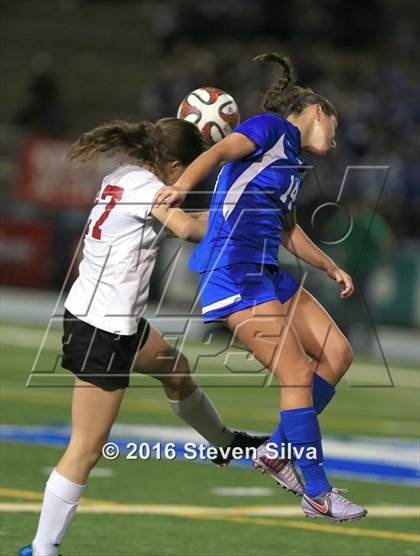 Thumbnail 2 in Rancho Bernardo vs. Torrey Pines (CIF SDS Open Division Final) photogallery.
