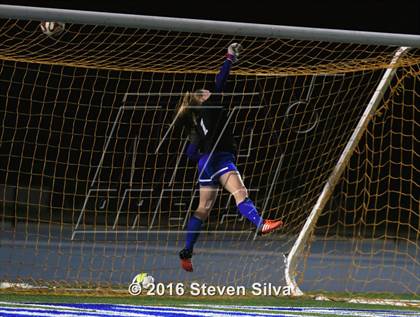 Thumbnail 3 in Rancho Bernardo vs. Torrey Pines (CIF SDS Open Division Final) photogallery.