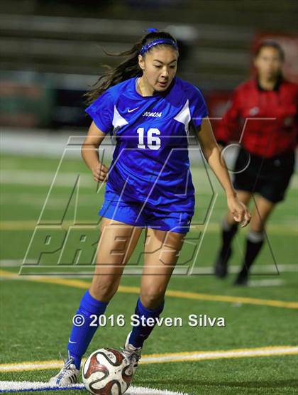 Thumbnail 2 in Rancho Bernardo vs. Torrey Pines (CIF SDS Open Division Final) photogallery.