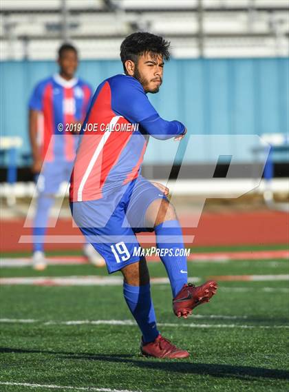 Thumbnail 3 in Sam Houston vs Channelview (Austin Lakes Elite Showcase) photogallery.