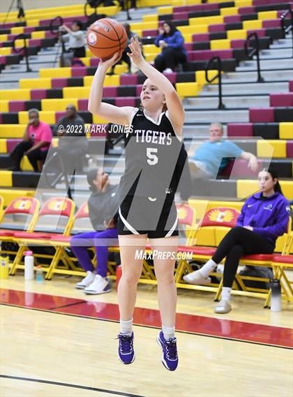 Thumbnail 2 in Millennium vs. Salpointe Catholic (Hoophall West) photogallery.