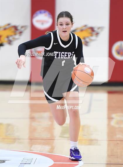 Thumbnail 3 in Millennium vs. Salpointe Catholic (Hoophall West) photogallery.