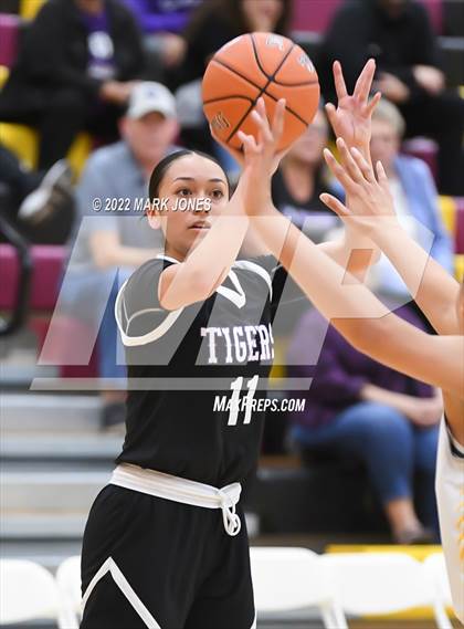 Thumbnail 2 in Millennium vs. Salpointe Catholic (Hoophall West) photogallery.