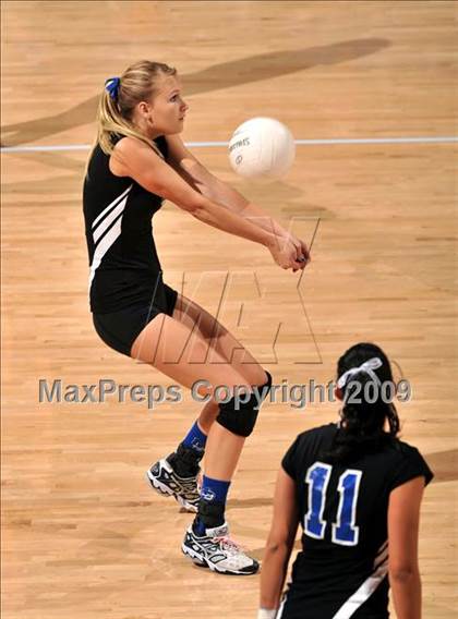 Thumbnail 1 in Christian Brothers vs. La Jolla Country Day (CIF State D4 Final) photogallery.