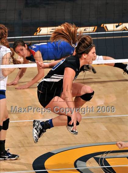 Thumbnail 3 in Christian Brothers vs. La Jolla Country Day (CIF State D4 Final) photogallery.