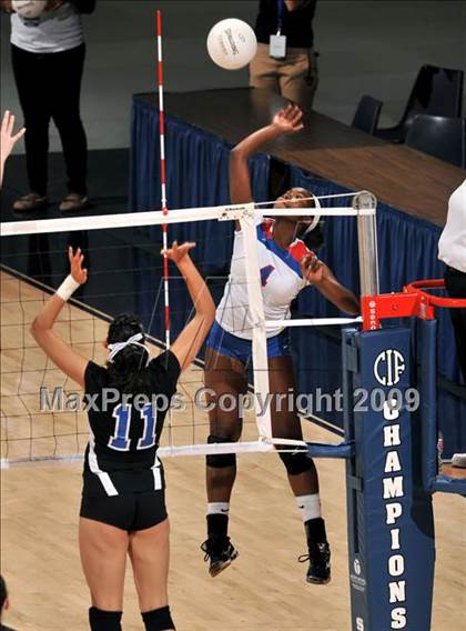 Thumbnail 3 in Christian Brothers vs. La Jolla Country Day (CIF State D4 Final) photogallery.