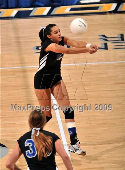 Thumbnail 1 in Christian Brothers vs. La Jolla Country Day (CIF State D4 Final) photogallery.
