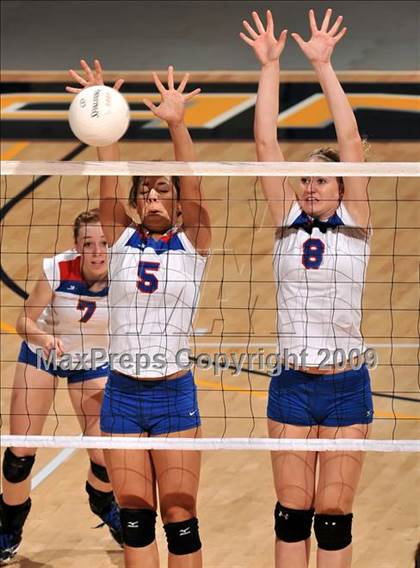 Thumbnail 2 in Christian Brothers vs. La Jolla Country Day (CIF State D4 Final) photogallery.