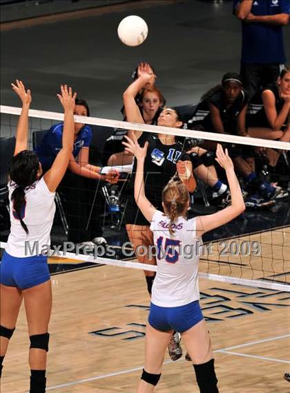 Thumbnail 1 in Christian Brothers vs. La Jolla Country Day (CIF State D4 Final) photogallery.