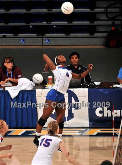Thumbnail 2 in Christian Brothers vs. La Jolla Country Day (CIF State D4 Final) photogallery.