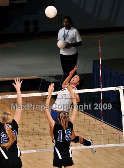 Thumbnail 1 in Christian Brothers vs. La Jolla Country Day (CIF State D4 Final) photogallery.