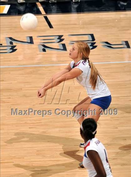 Thumbnail 1 in Christian Brothers vs. La Jolla Country Day (CIF State D4 Final) photogallery.