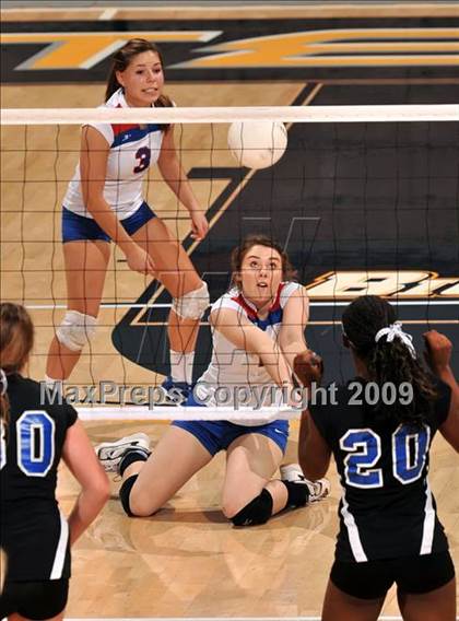Thumbnail 3 in Christian Brothers vs. La Jolla Country Day (CIF State D4 Final) photogallery.