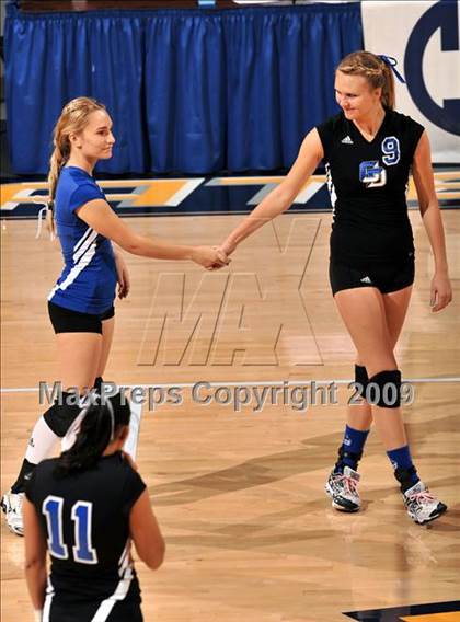 Thumbnail 2 in Christian Brothers vs. La Jolla Country Day (CIF State D4 Final) photogallery.