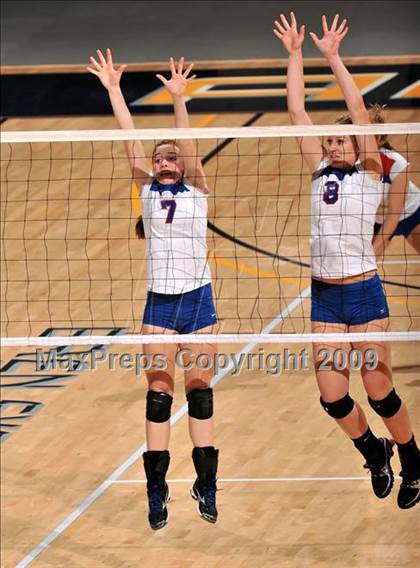 Thumbnail 3 in Christian Brothers vs. La Jolla Country Day (CIF State D4 Final) photogallery.