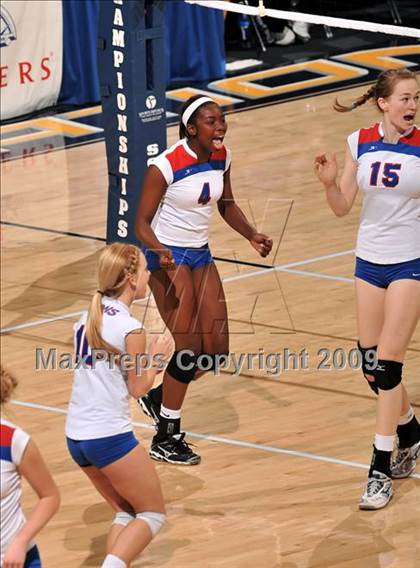 Thumbnail 2 in Christian Brothers vs. La Jolla Country Day (CIF State D4 Final) photogallery.