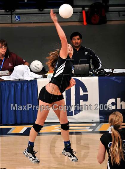 Thumbnail 3 in Christian Brothers vs. La Jolla Country Day (CIF State D4 Final) photogallery.