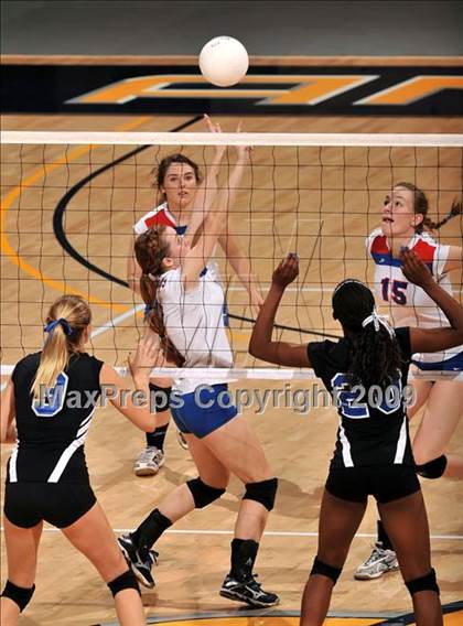 Thumbnail 1 in Christian Brothers vs. La Jolla Country Day (CIF State D4 Final) photogallery.