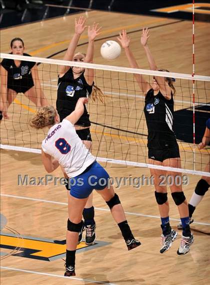 Thumbnail 1 in Christian Brothers vs. La Jolla Country Day (CIF State D4 Final) photogallery.