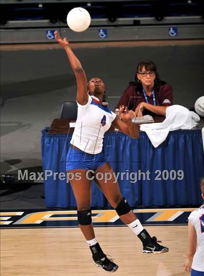 Thumbnail 2 in Christian Brothers vs. La Jolla Country Day (CIF State D4 Final) photogallery.