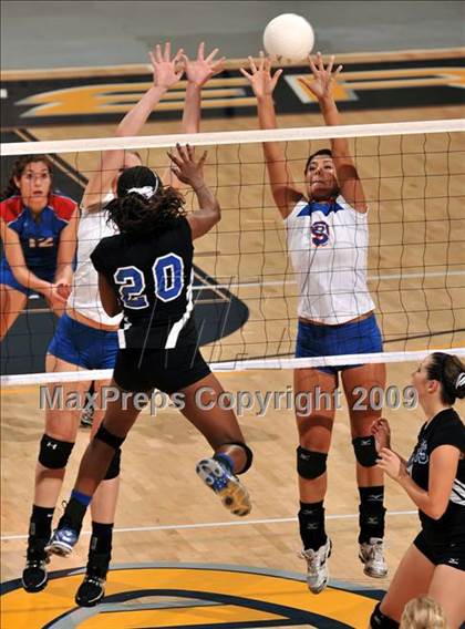 Thumbnail 3 in Christian Brothers vs. La Jolla Country Day (CIF State D4 Final) photogallery.