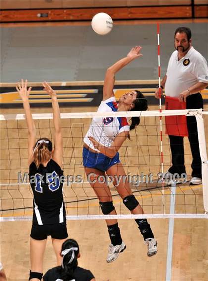 Thumbnail 3 in Christian Brothers vs. La Jolla Country Day (CIF State D4 Final) photogallery.