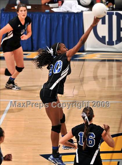 Thumbnail 2 in Christian Brothers vs. La Jolla Country Day (CIF State D4 Final) photogallery.